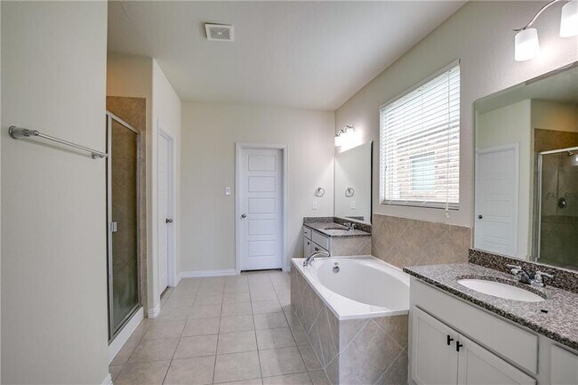 Building Photo - 226 Hot Spring Valley