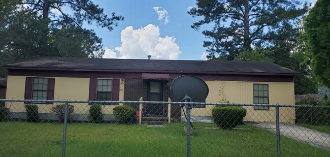 Building Photo - 3587 Windsor Cir