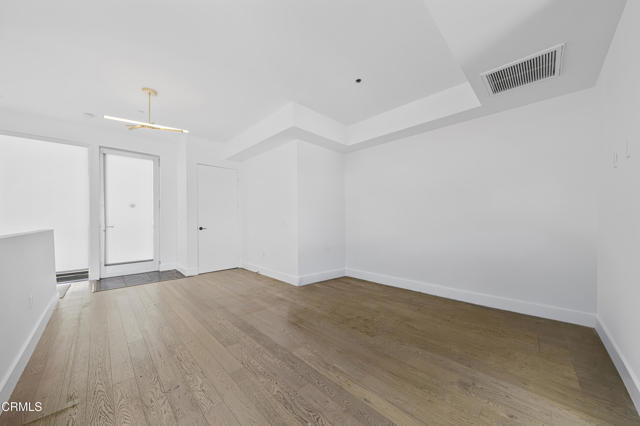 Building Photo - 1345 Havenhurst Dr