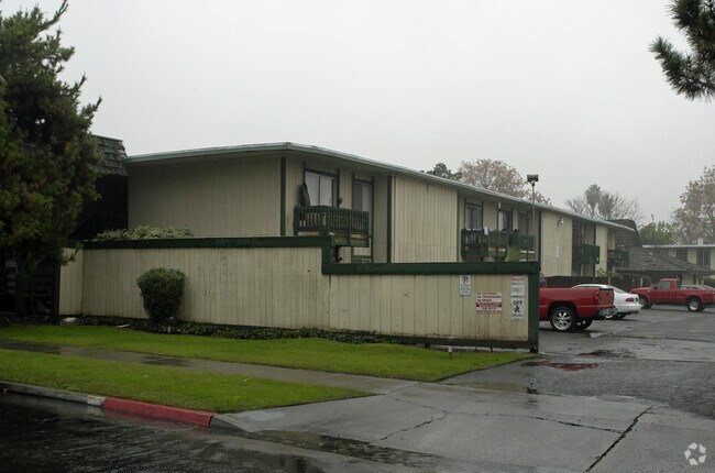 Building Photo - 1434 E Griffith Way