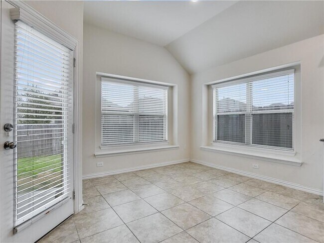 Building Photo - 500 Cardenas Ln