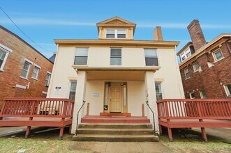 Building Photo - 7 Bed/3 Bath Mins. from UC Campus $700/pp ($4,900/mo)!