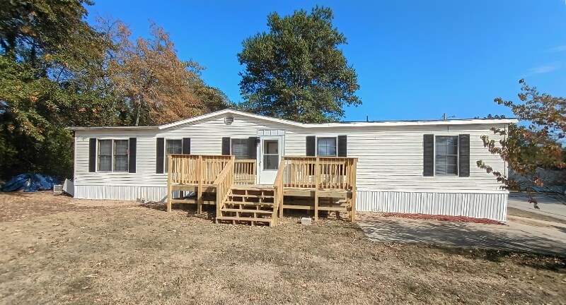 Building Photo - 12 Deerwood Park