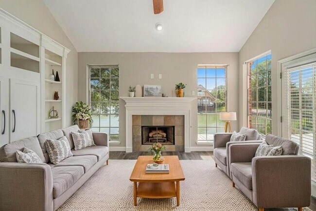 Building Photo - 1123 Misty Lake Dr
