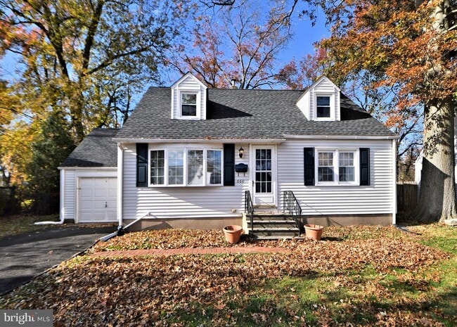 Building Photo - 660 Osborne Ave