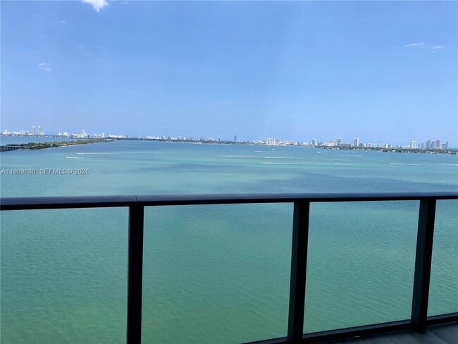 Building Photo - 3131 NE 7th Ave