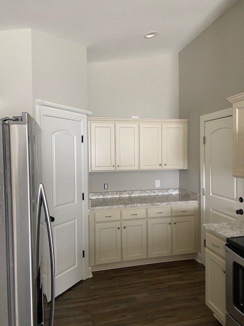 Building Photo - 2250 Sweet Bay Dr
