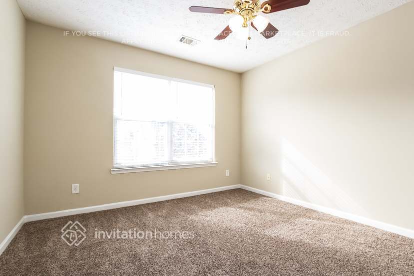 Building Photo - 1026 Hawthorn Ln