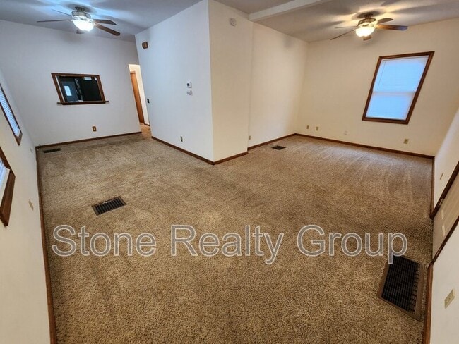 Building Photo - 1809 S Center St