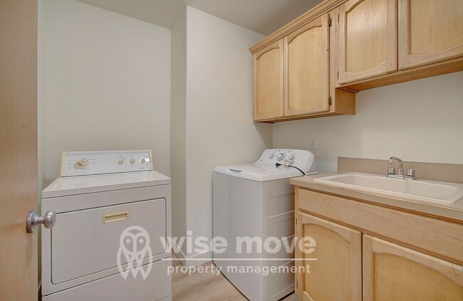 Building Photo - Your Next Chapter Starts Here- 1/2 off First Month!