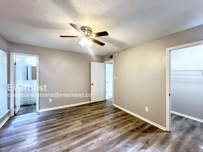 Building Photo - 3997 Tuscany Dr