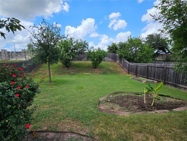 Building Photo - 13708 Loleta Way