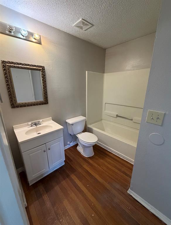 Building Photo - 2019 Dixie Belle Dr