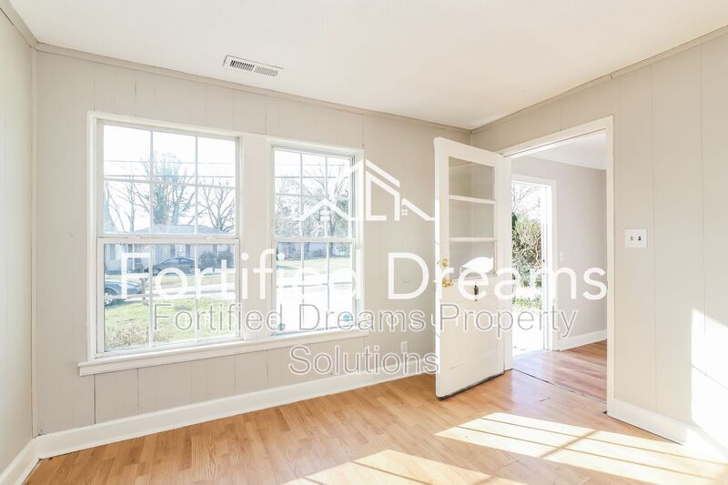 Building Photo - 3614 Yale Ave