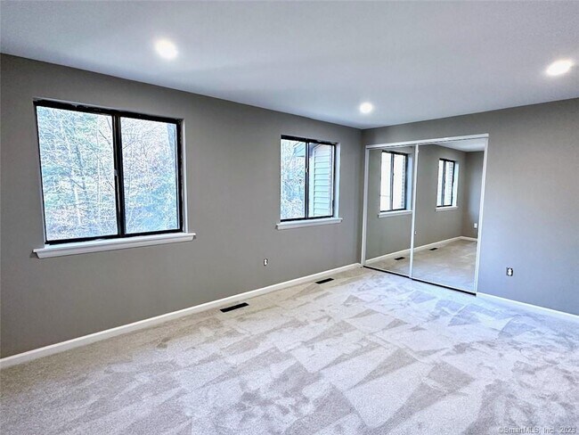 Building Photo - 26 Conestoga Way