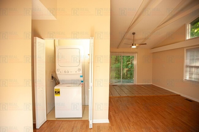 Building Photo - 8722 Rollingwood Rd