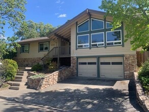 Building Photo - Updated 3 bedroom 2 bathroom Single Family...