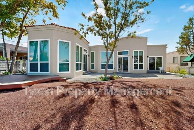 Building Photo - 11509 Woodmar Ln NE