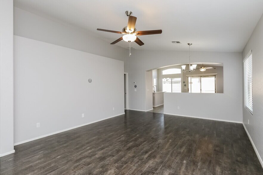 Building Photo - 13748 W Keim Dr