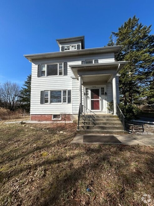 Building Photo - 1646 Old Louisquisset Pike