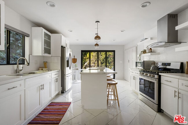 Building Photo - 1057 N Ave 49