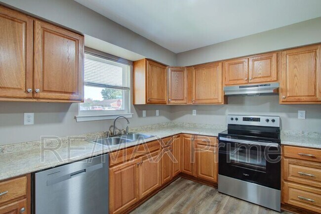 Building Photo - 4601 Hardy Dr