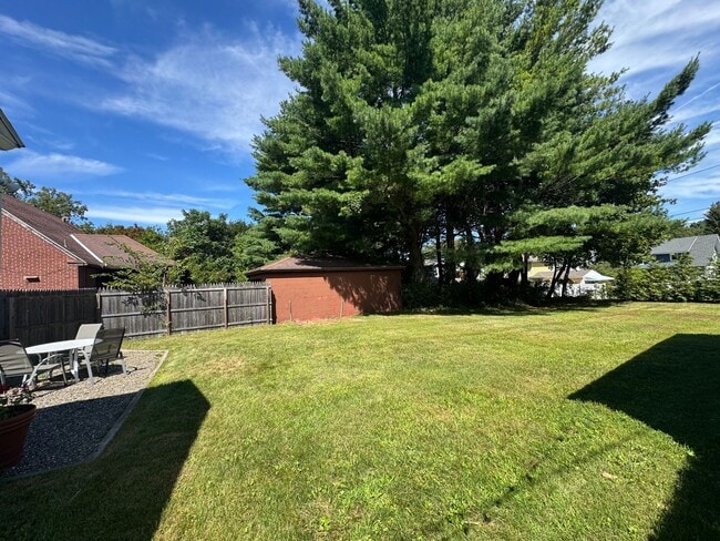 Building Photo - Adorable Single Family Home In Southeast P...