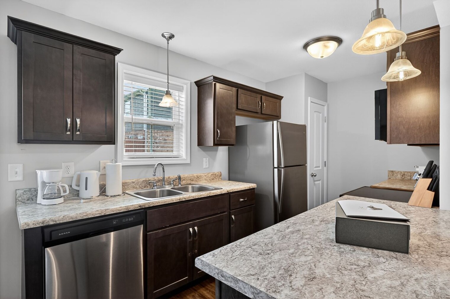 Building Photo - 971 Professional Park Dr
