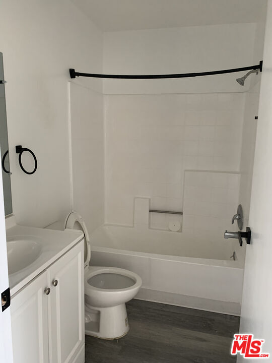 Building Photo - 420 S Harvard Blvd