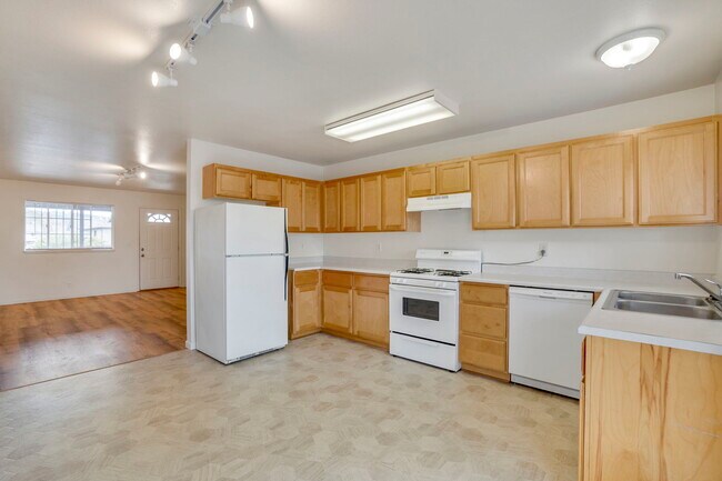 Building Photo - 1445 Larissa Cir