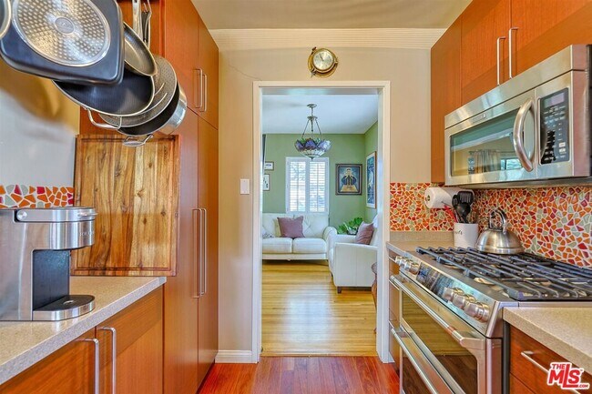 Building Photo - 4722 Ventura Canyon Ave