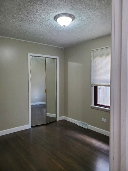 Building Photo - 1329 Campbell Ave