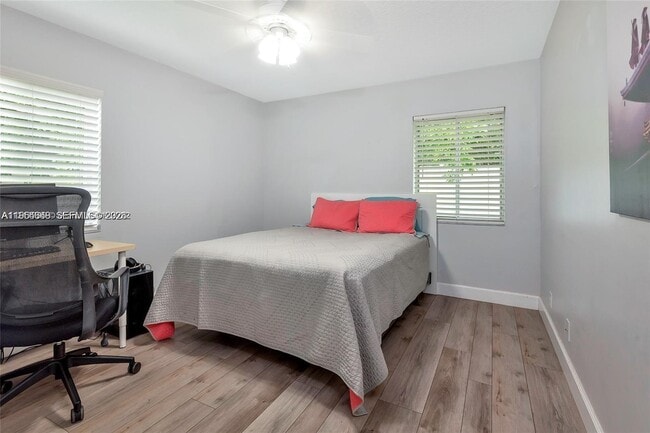 Building Photo - 1800 Water Ridge Dr