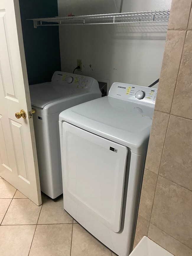 Building Photo - York County Townhouse Rental