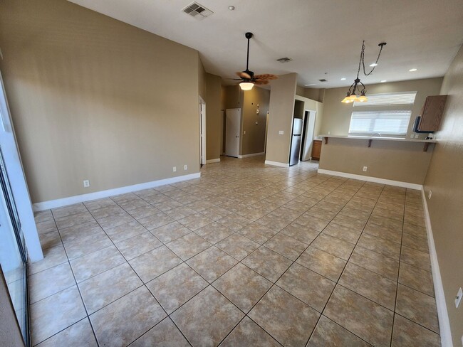 Building Photo - A Fabulous 3 Bedroom Townhome In North Las...