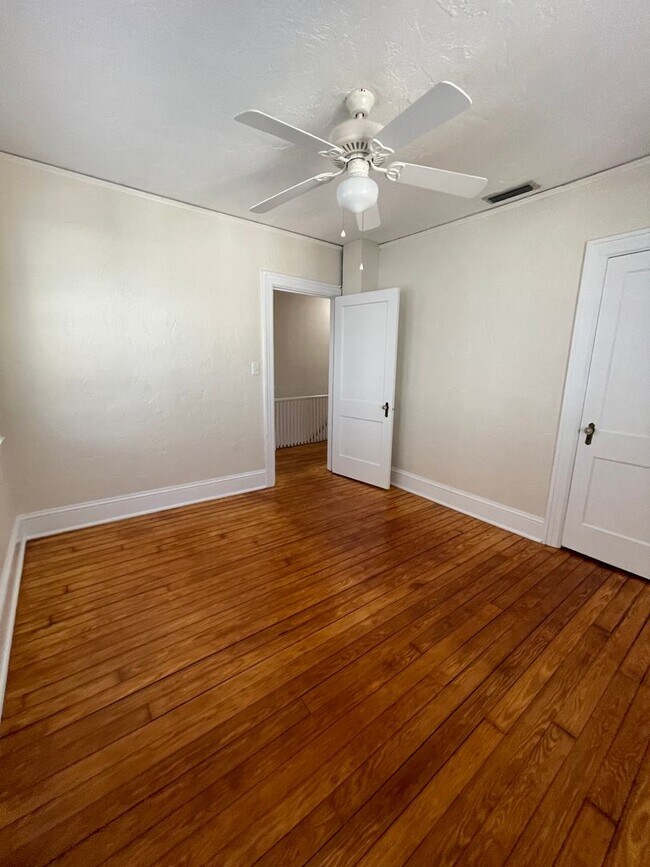 Building Photo - LEASE PENDING!!!! FALL 2026!!! NEWLY REMOD...