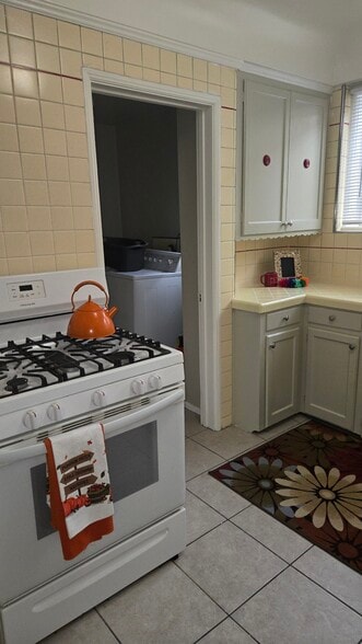 kichen - 4130 Creed Ave