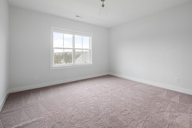 Building Photo - 805 Regimental Dr