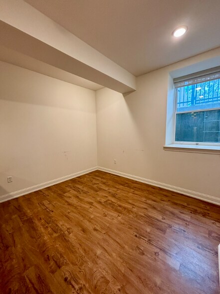 Building Photo - 591 Terrace Park