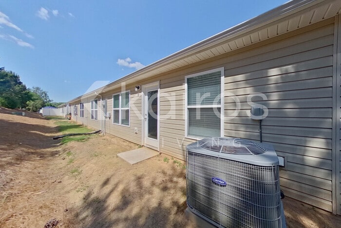 Building Photo - 1151 Silvertrace Dr
