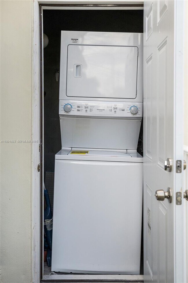 Building Photo - 4421 NW 9th St