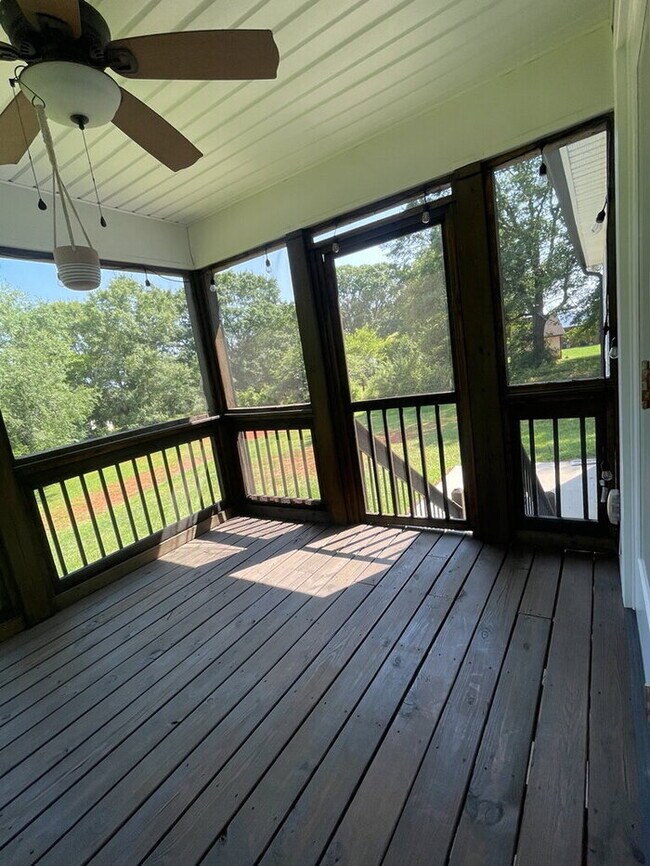 Building Photo - "Charming 4-Bedroom Retreat in Anderson with Spacious 1760 Sq Ft Layout - Your Perfect Home Awaits!"