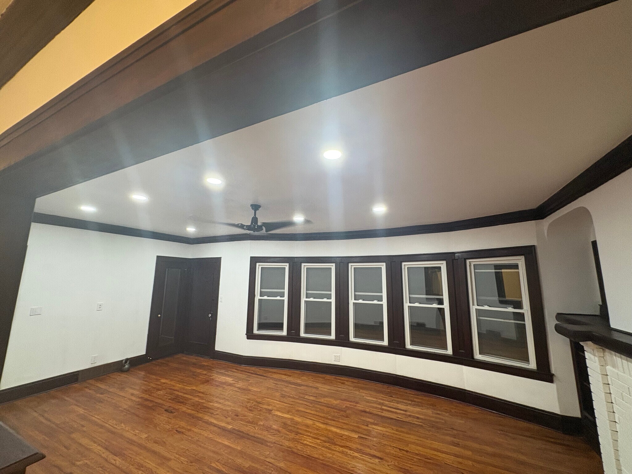 Building Photo - 3568 E 153rd St