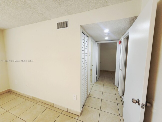 Building Photo - 19600 SW 110th Ct