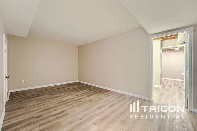 Building Photo - 1366 Oleander Dr SW