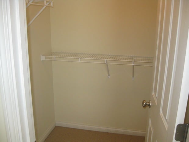 Building Photo - Spacious 3 bedroom townhouse in Dove Creek Subdivision!        20260504