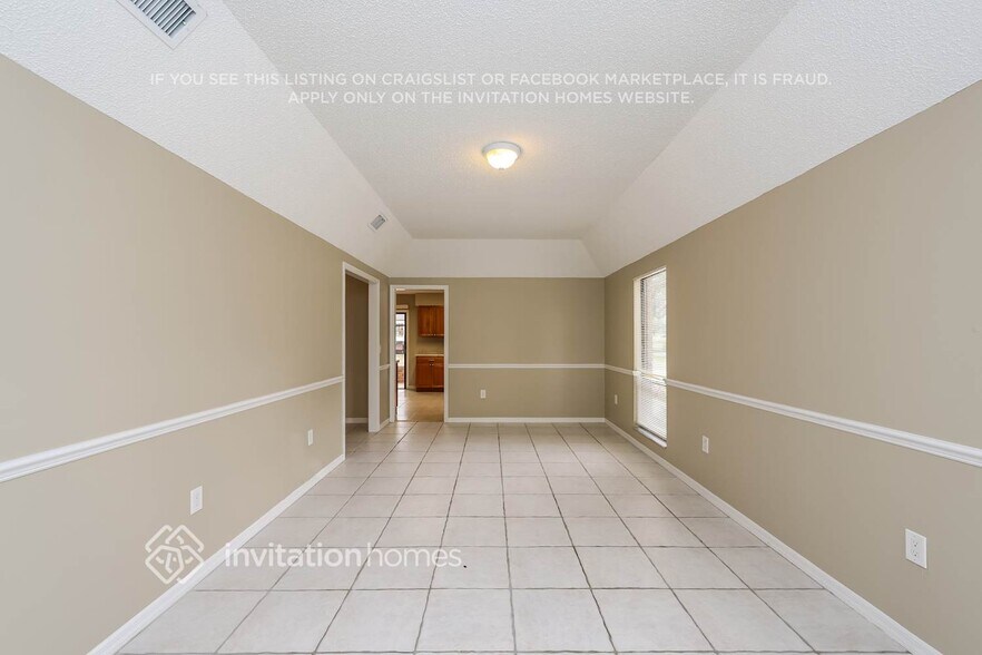 Building Photo - 1051 Sugartree Dr S