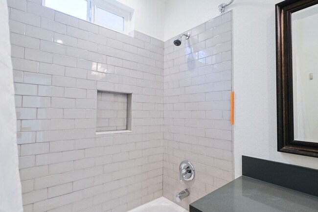 Building Photo - Amazing 4-bedroom + 3-bathroom house in Ma...