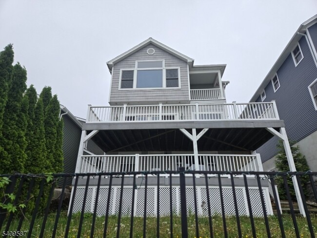 Building Photo - 23 S Bertrand Rd