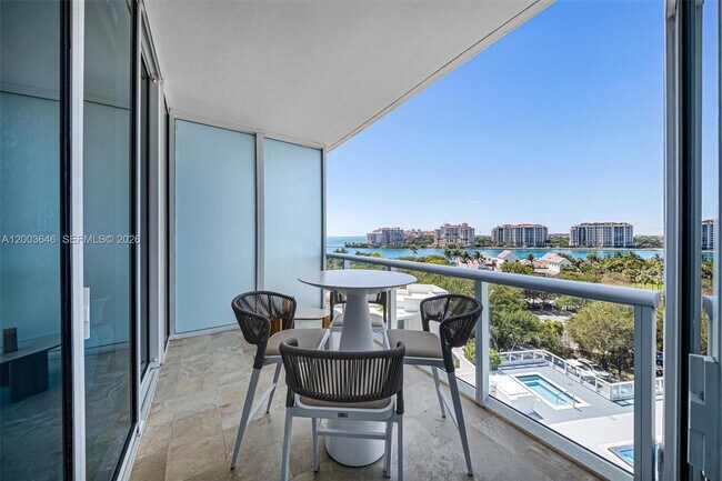 Building Photo - 100 South Pointe Dr